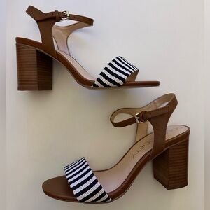 Sole Society Linny Block Heel Sandals. Size 9